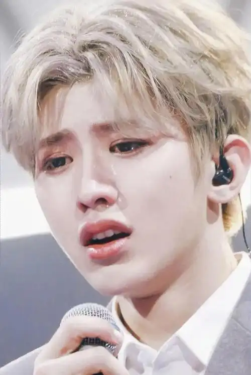 蔡徐坤大批粉丝站出来为其正名直言没实锤的传闻就是谣言