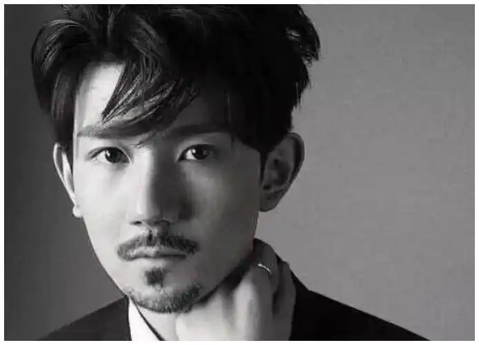 小鲜肉留胡子好man,看了四字弟弟感觉恋爱了,王一博看了脱粉