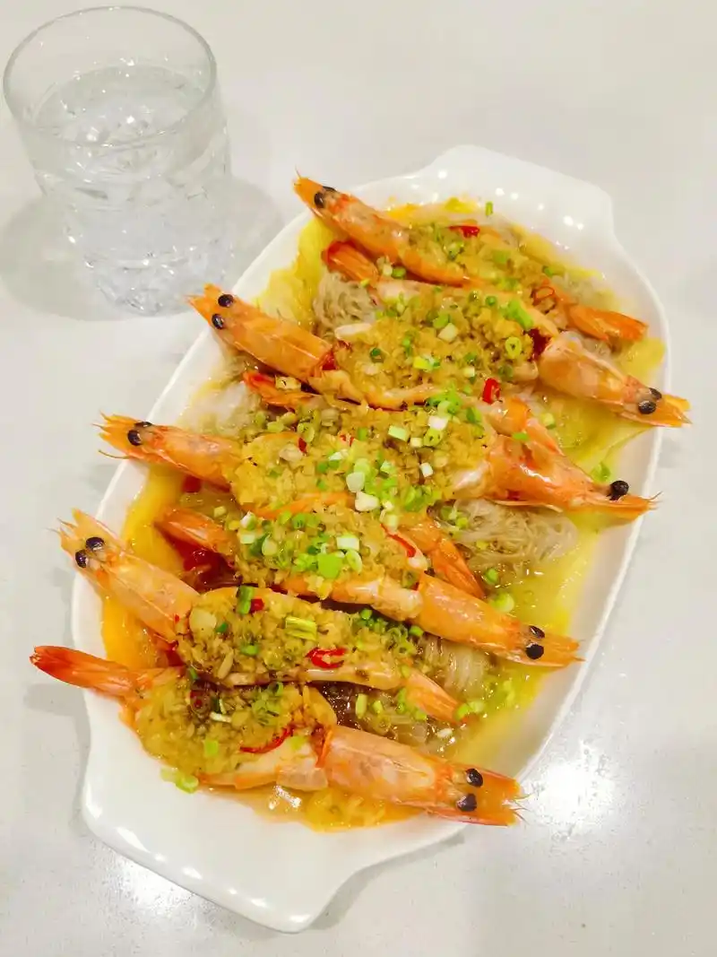 白菜蒜蓉粉丝虾.他爱给我剥虾98,所以我做了这个 鲜美入味, - 抖音