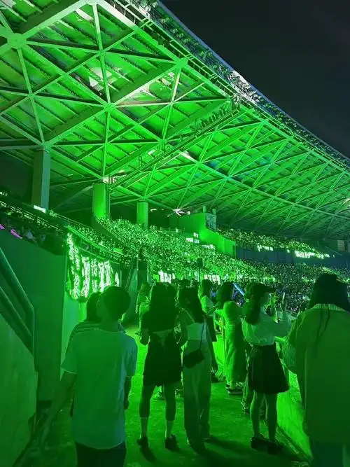 王源绿海##罗伯特 tfboys已经解散了