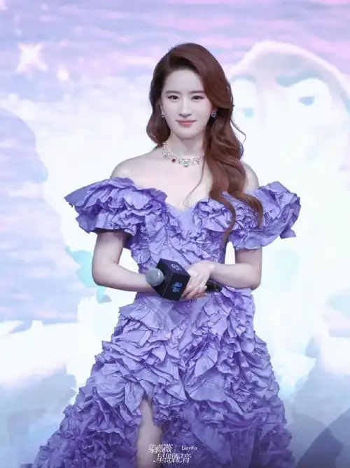 刘亦菲回应男粉表白##刘亦菲 油画公主##刘亦菲紫色花神##刘亦菲