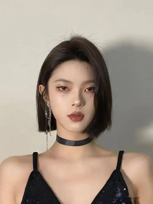 "一刀切"短发,展现优美的锁骨线条,性感又撩人_女生_发型_层次