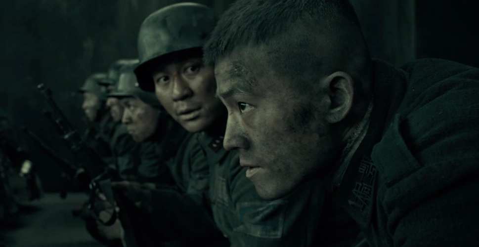 《八佰》冲进全球年度票房前三,与第一名差距不足3000万美元