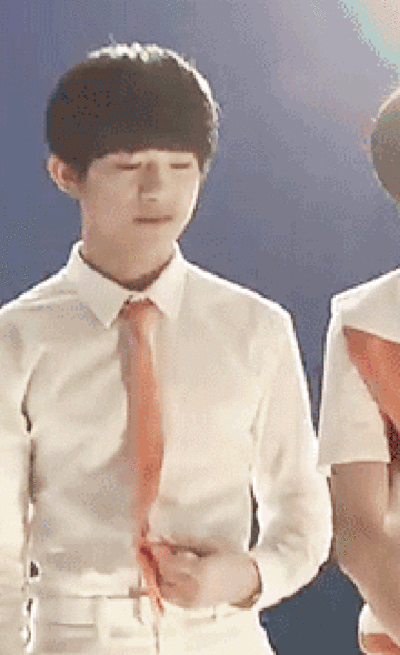 tfboysgif跳gif掉下去了gif动作gif帅气gif