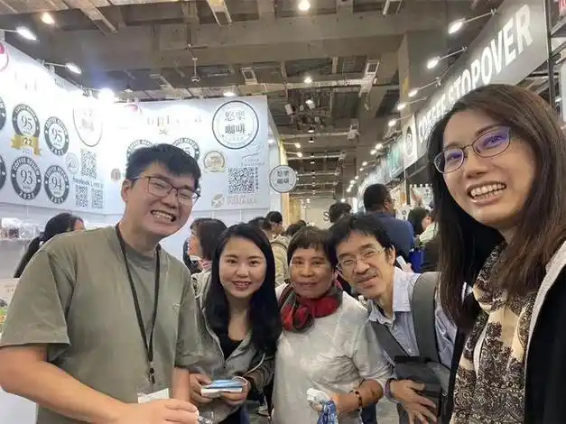 跨越两岸!他俩的爱情故事,太动人