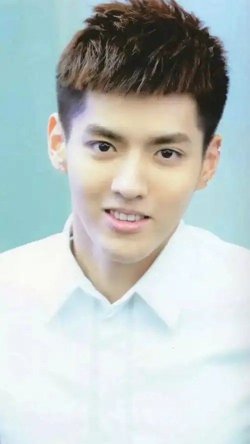 吴亦凡型男帅气酷炫写真