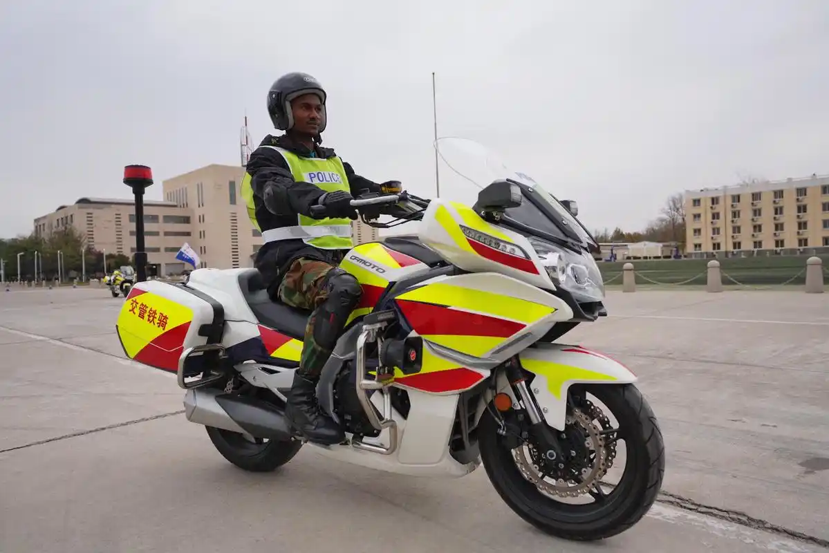 非洲警察北京学习警务驾驶