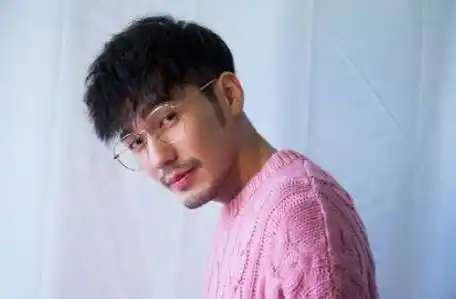 好饭不怕晚,白宇和杨幂搭档的新剧《谢谢你医生》也是非常受期待的.