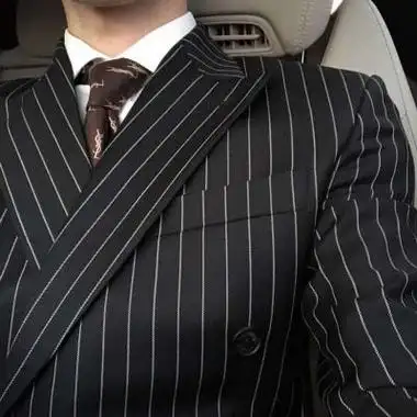 正装头像男生图片高清好看的半身绅士西服男生头像