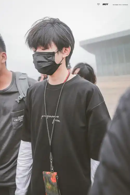 王源超话扣不扣1,佛祖都会保佑你    #王源看我们如何相遇vlog