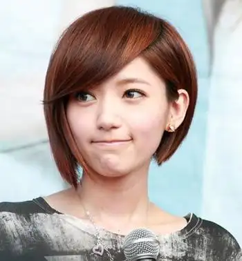 气质斜刘海发型图片 潮流烫染彰显时尚