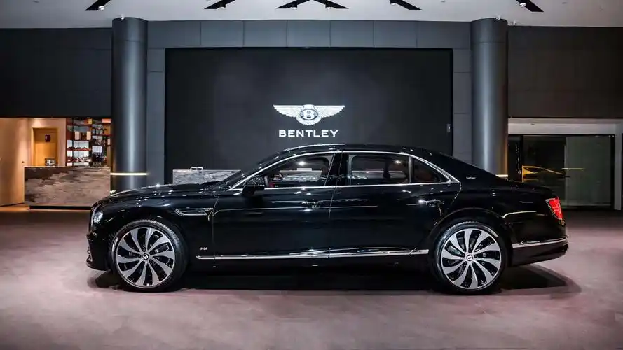 宾利飞驰全国热销款年底提车现车优惠报价