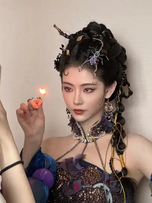 许佳琪 蛇蝎美人上线##萌探2024