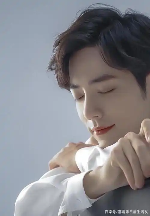 肖战停止全球应援会议公告,不在屏幕上打榜,一场闹剧结束