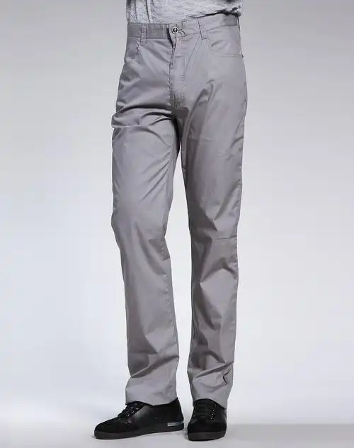 中灰色休闲长裤