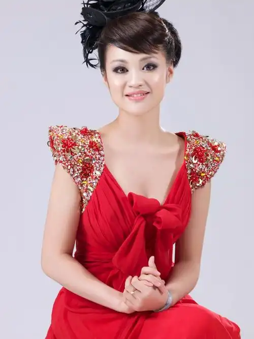 p>李雪,出生于广西壮族自治区桂林市恭城瑶族自治县, a target="