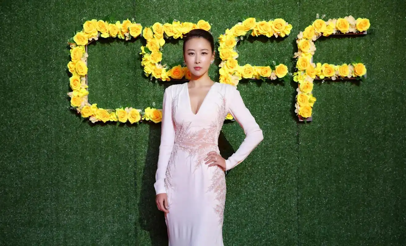 万人迷女星毛俊杰