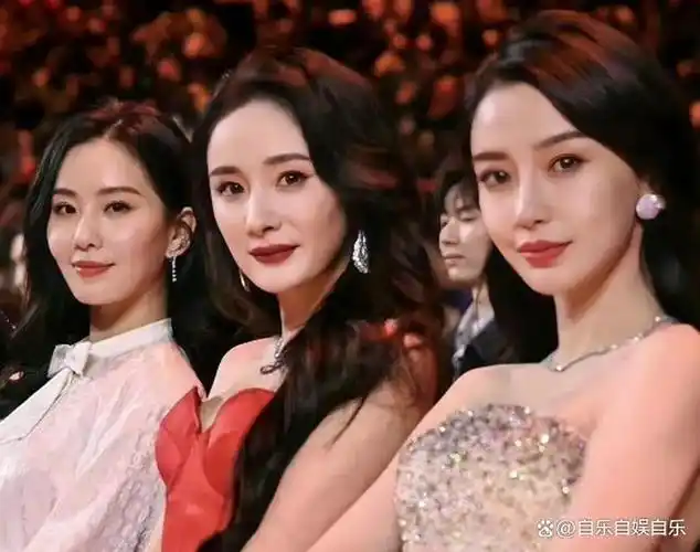 刘诗诗,杨颖共同出席活动,同框比美谁更美?