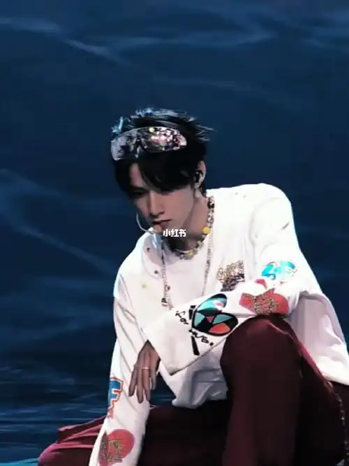 护目镜战神刘耀文