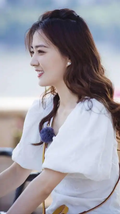 女神徐璐第5226期气质潮流美图欣赏