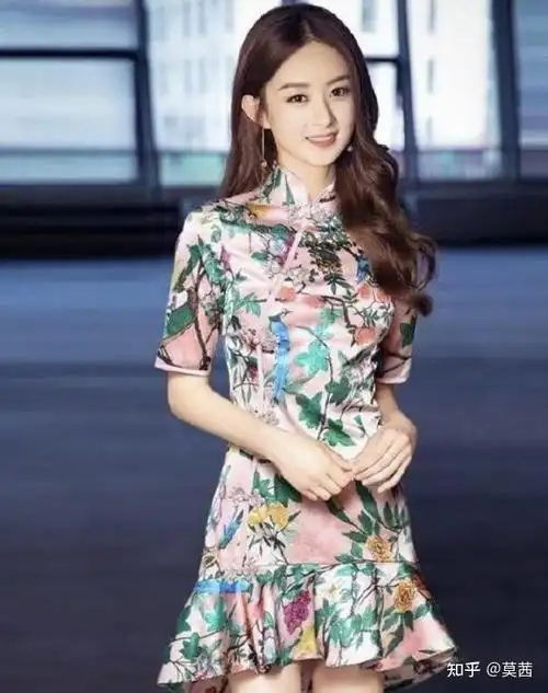 赵露思,倪妮,关晓彤,刘浩存,刘嘉玲,周冬雨,欧阳娜娜,等严格来说,旗袍