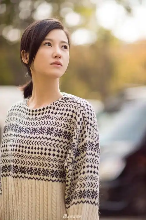 组图:《原来你还在这里》曝光探班照 杨子姗逗趣献吻 : 《原来你还在