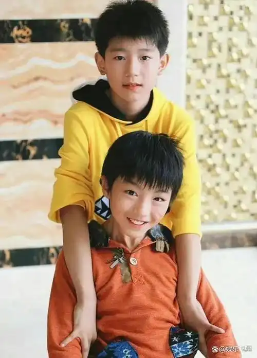 王源的cp名字凯源就登上了热搜,很多人以为是易烊千玺帮自己的两位