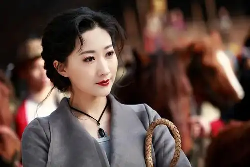 边陲迷雾开播白瑶变小诸葛指点江山笑闹山寨