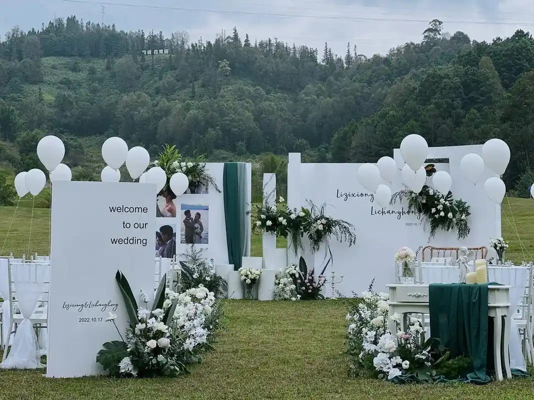 户外森系婚礼.白绿色ins风格,百看不厌 取一片素净的白,配 - 抖音