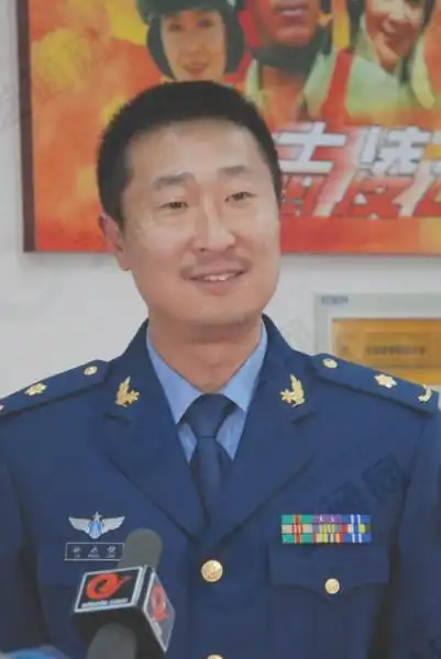 1990年一次偶然的机会,林永健入伍来到广州军区战士话剧团