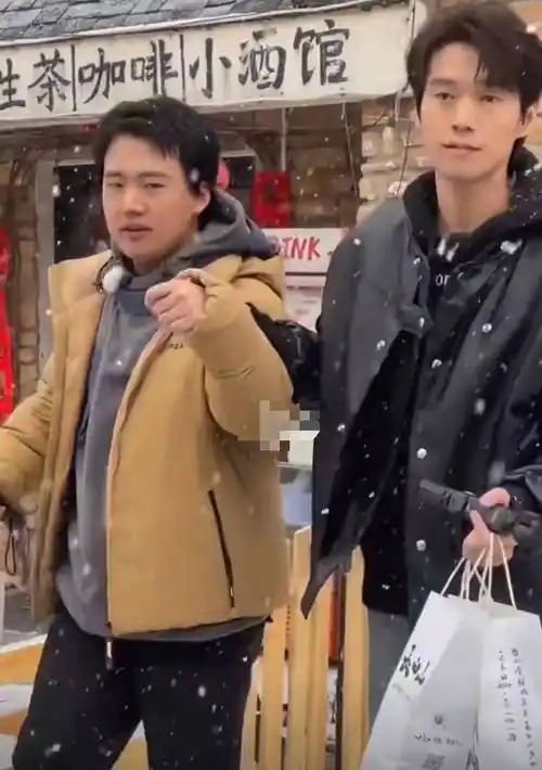 看郭麒麟和魏大勋的同框就知道了_贾玲_因为_样子