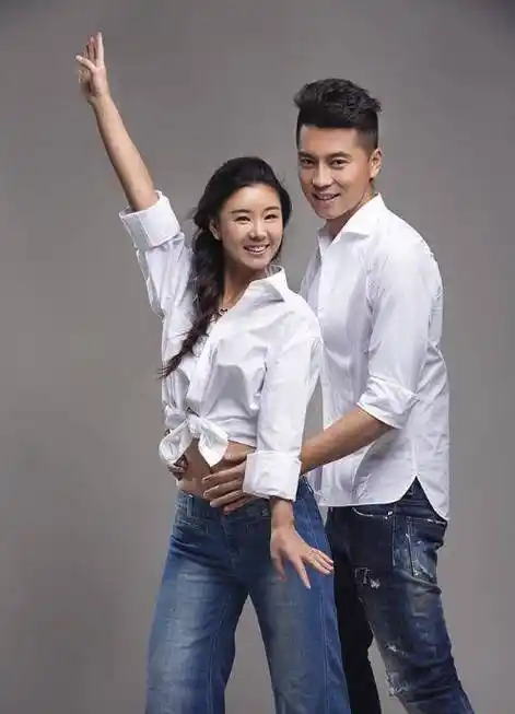 王雷李小萌和他的父母一起去了,她的婆婆比她的儿媳妇还要漂亮,高颜值