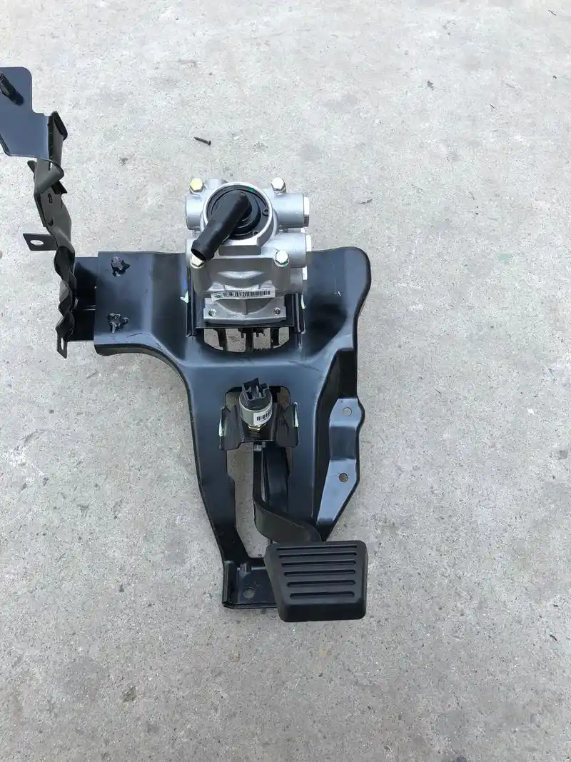 豪沃轻卡配件 陕汽轻卡k3000事故车配件  前横梁  后尾 - 抖音