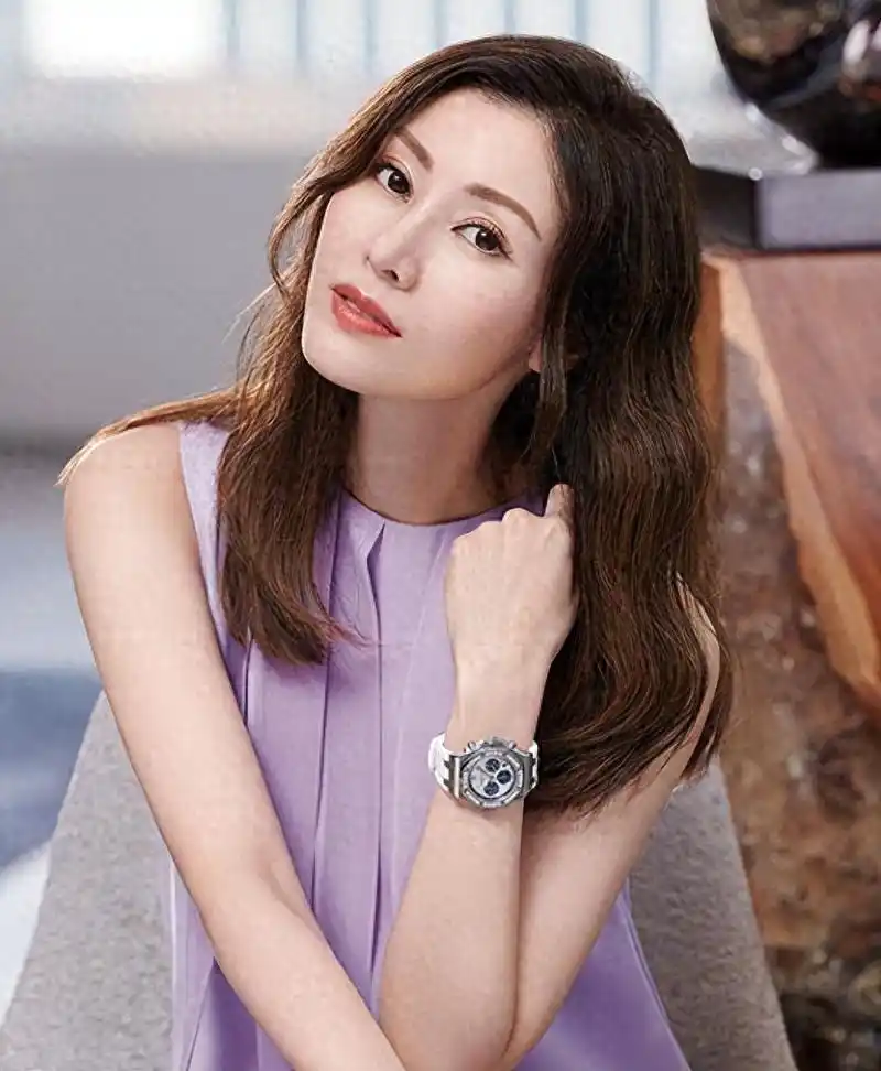 李嘉欣,一个普通的混血女孩,经历了多次人生起起伏伏,最终嫁入豪门