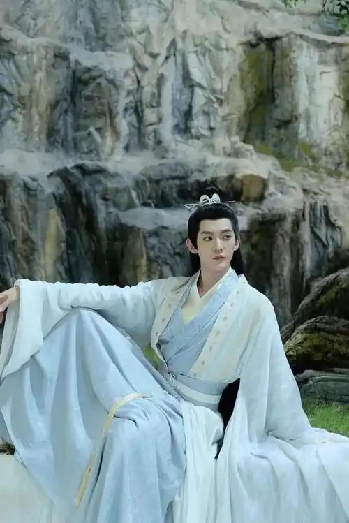 陈晓眉清目秀,邓为美帅,而他的气质很难超越