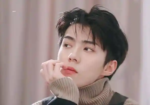 身材也是会走型的,像一代男神崔始源以及朴宝剑,李钟硕等人都深受其害