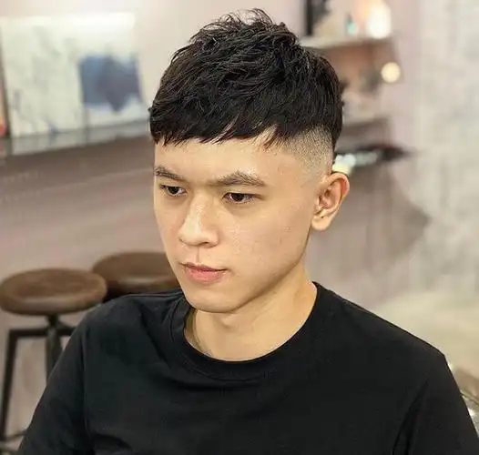 男生不要嫌弃"两边铲"发型,秋天这样剪头发,潮流显帅满满气质