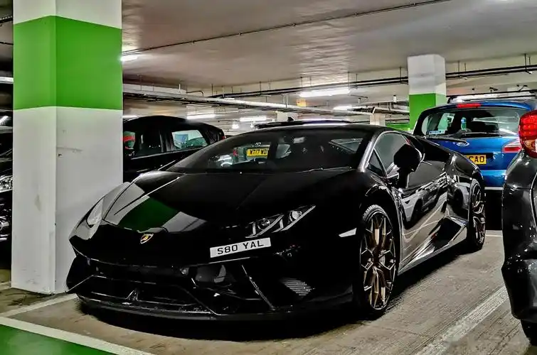 英国(伦敦) 兰博基尼 huracan(飓风) lp640-4 performa