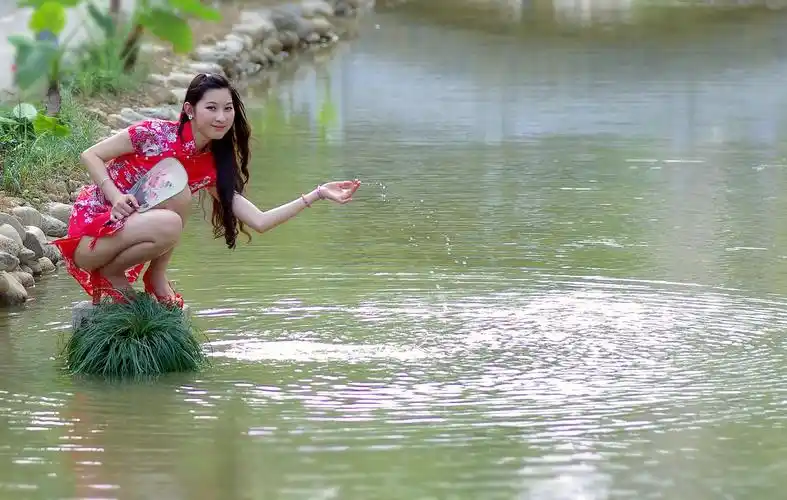 江南水乡旗袍美女你最喜欢第几个