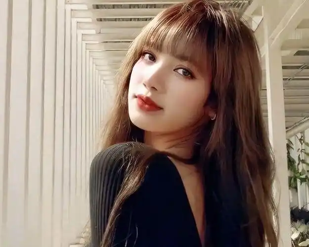 边哭边脱被嘲太能装,生图被指龅牙大饼脸|韩国|lisa|女子组合|社交