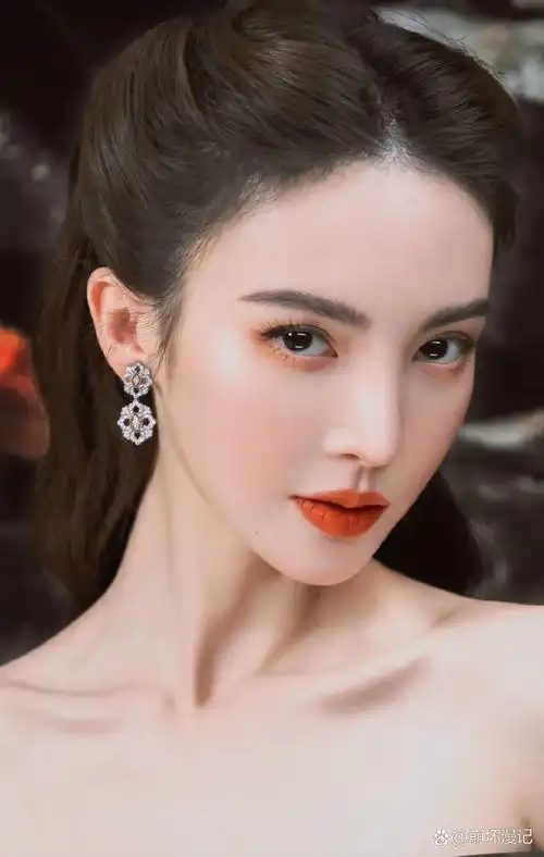 近日,娱乐圈再次掀起波澜,一则关于金晨与孙喆一的绯闻在各大媒体和