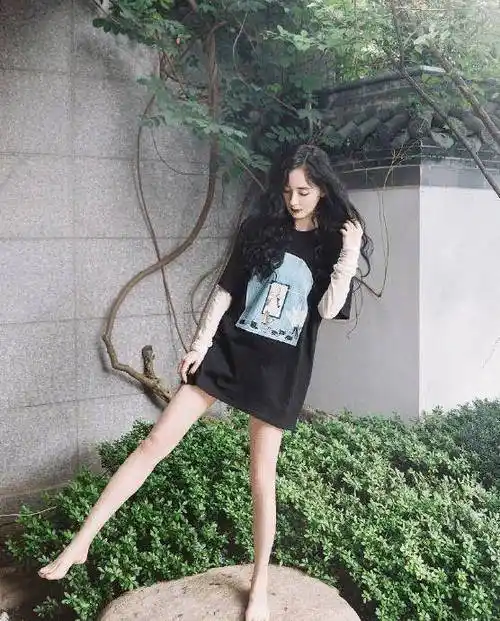 有种女神坐叫"夹角坐",双腿缝隙不到1cm,体重超90斤都学不来_杨幂