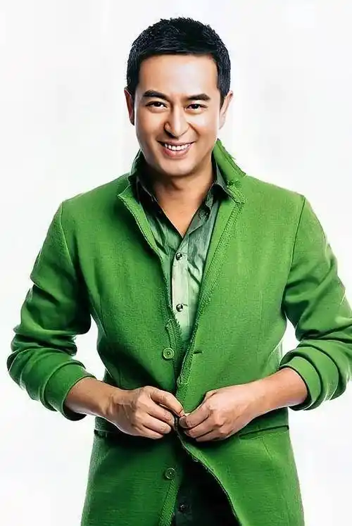 让他有一种说不出的味道,很爱他,看了张嘉译心里特舒服!