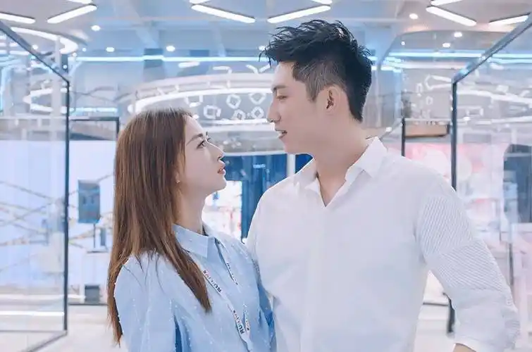 最近正在热播电视剧在口碑上是很不错的,像是吴谨言和黄景瑜合作的