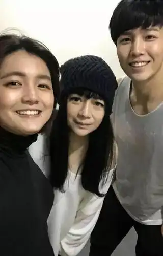 离婚后单身至今,生活拮据独自抚养子女长大|林瑞阳|曾哲贞|张庭_新浪