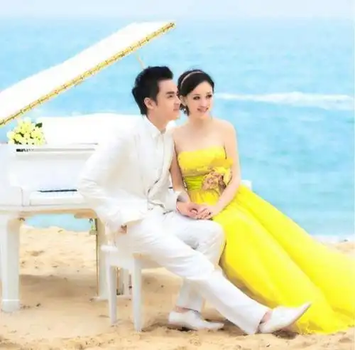 王凯也是陈乔恩的绯闻男友之一呢!