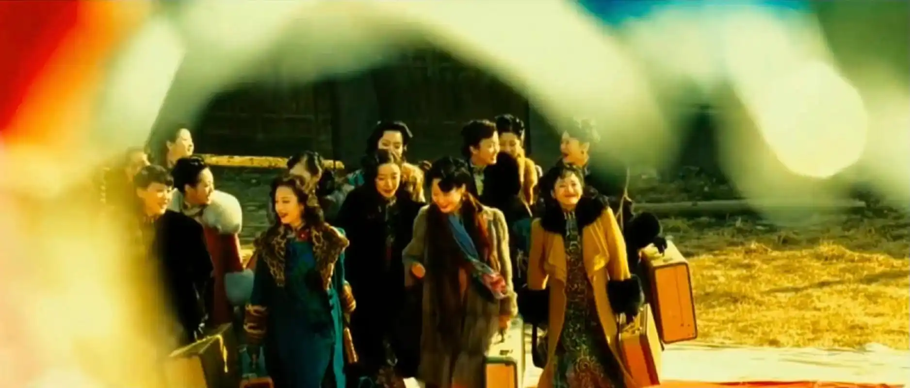 张艺谋当时在《金陵十三钗》里面的这扇彩色的玻璃大家还记得吗?