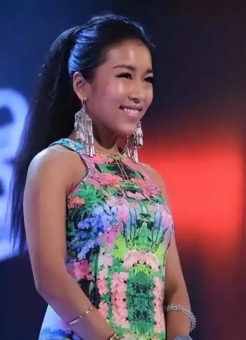 有一种"反差"叫吉克隽逸,成名前与成名后,差别太大了-第10张图片-音乐