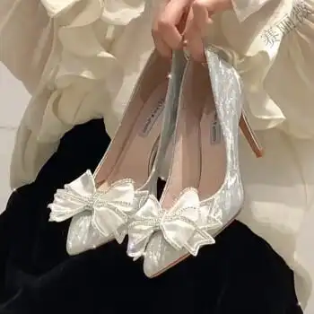 尖头婚纱新娘鞋水晶18岁蝴蝶结成人礼高跟鞋水晶银色蝴蝶结礼服高跟鞋