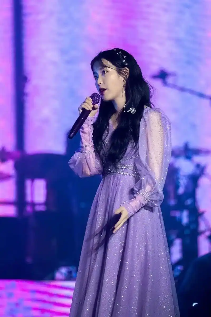 原创气质紫色穿搭太美了李知恩这几身穿搭甜美温柔有元气少女感